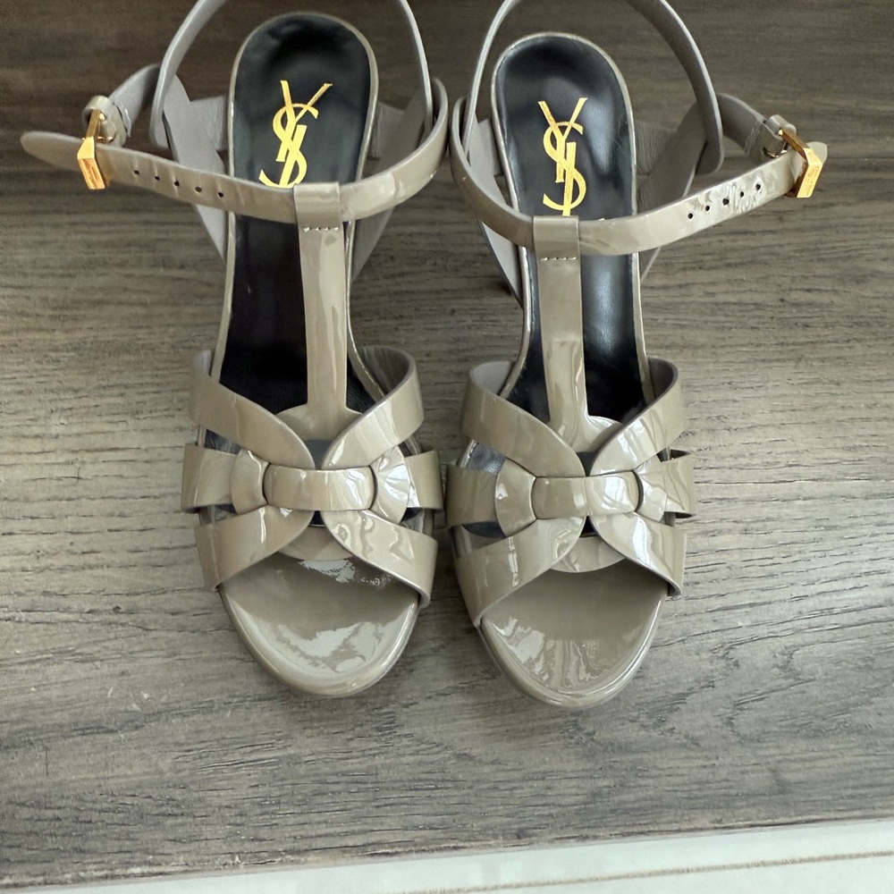 Never Worn YSL Patent Leather Tribute Heel - 36